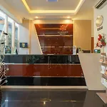 Reddoorz Premium @ Alqueby Hotel