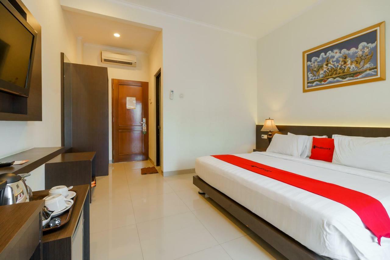 Reddoorz Premium @ Alqueby 4*