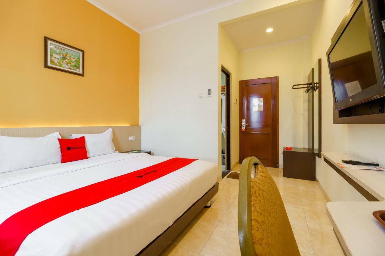 Reddoorz Premium @ Alqueby Bandung