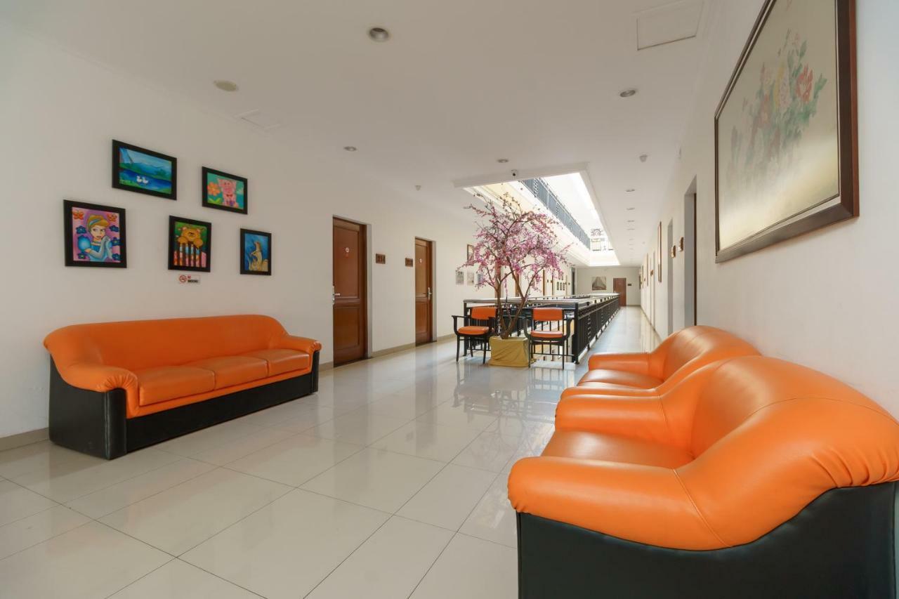 Reddoorz Premium @ Alqueby 4*